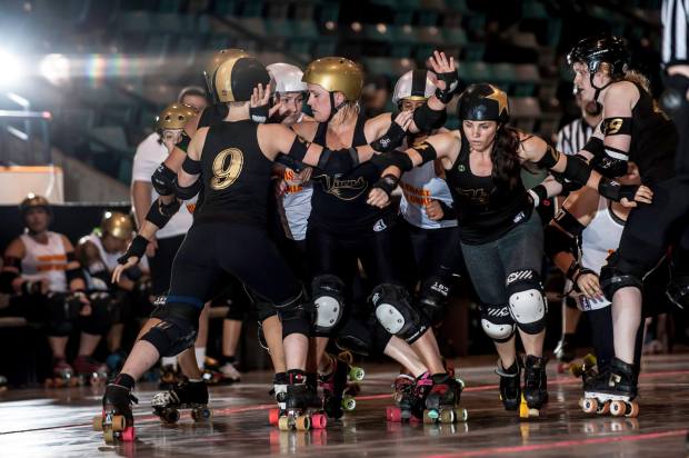 The Rideau Valley Vixens get lead jammer during their 224-139 semi-final win against Gold Coast at 2014 WFTDA Division 2 playoffs. (Photo by Joe Mac)
