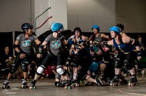 Rideau Valley's Sirens and Toronto's Bay Street Bruisers faced off for the first time ever. (Photo by Joe Mac)